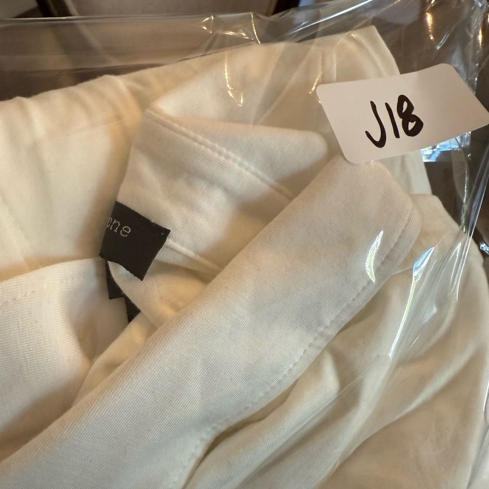 Rag & Bone 'Luca' White Modal Button-Front Shirt
J18 - Picture 5 of 5